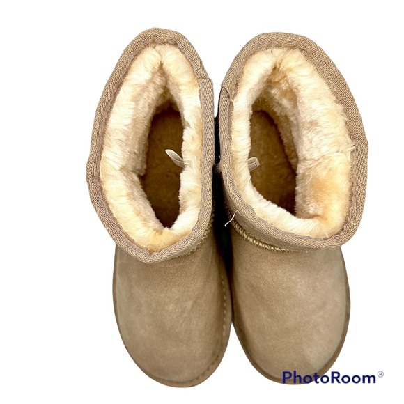 Replica UGG Classic Ultra Women Ankle Boots - SZ 6 - Like New - Picture 2 of 8